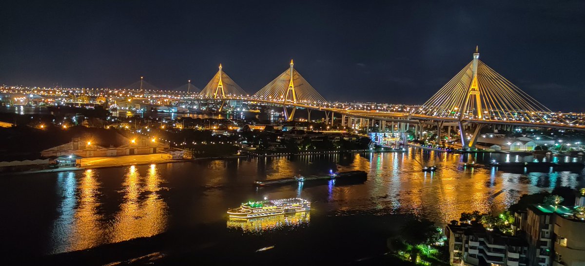 Nightscape from balcony with a party boat... 🥳

This is the first party boat spotted since Covid-19... Looks like Thailand is also celebrating #3YearsOfYUDKBH

#nightscape #nightlights 
#bangkok #thailand #chaoprayariver