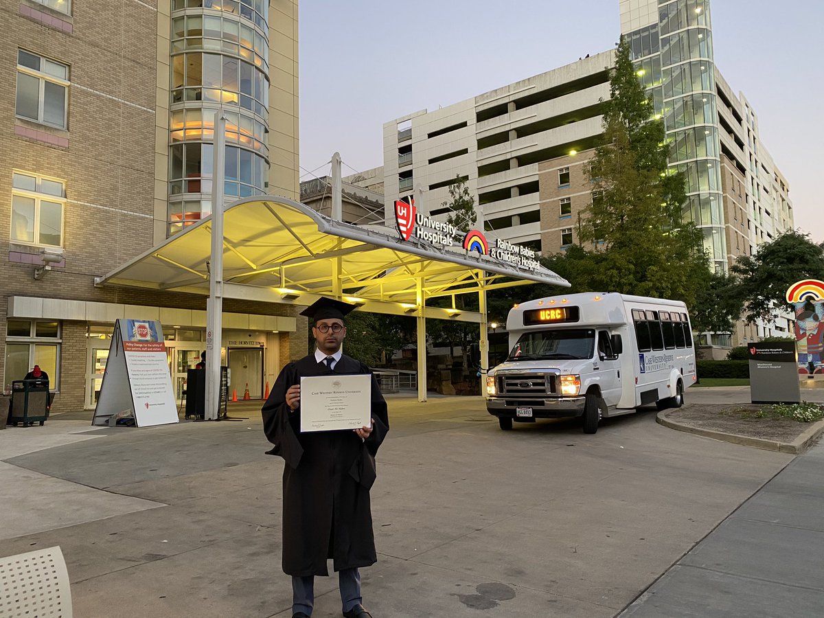 Abersun2003's tweet photo. Graduation photo session https://t.co/Q3LbvwkGEw
