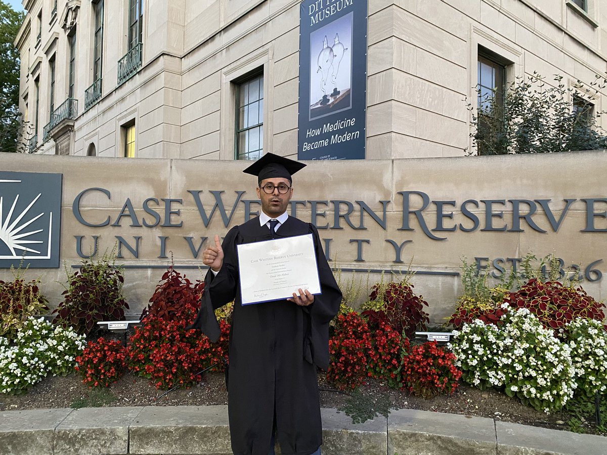 Abersun2003's tweet photo. Graduation photo session https://t.co/Q3LbvwkGEw