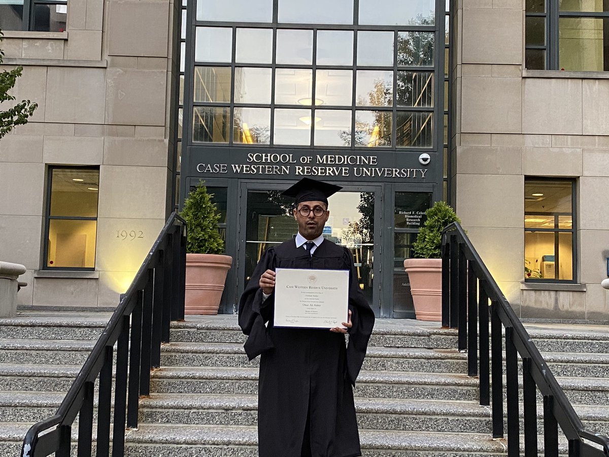 Abersun2003's tweet photo. Graduation photo session https://t.co/Q3LbvwkGEw