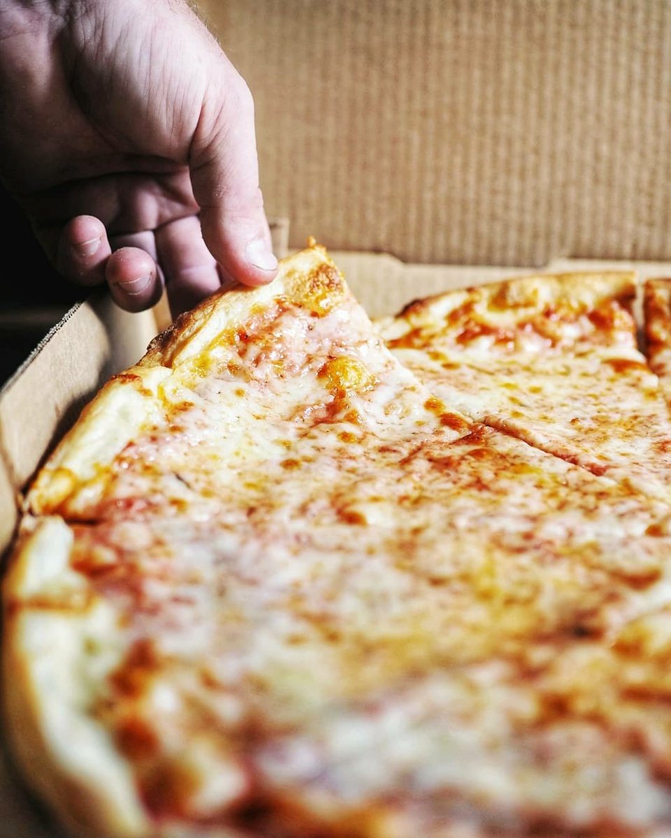 TasteCookSip's tweet photo. It's #NationalCheesePizzaDay and I'm craving one of my fave slices, find it at Antonella's Pizzeria in Winter Park! 

@JosephRHayes1 named Antonella's the @OrlandoMag Critic's Pick for Best #Pizza in #Orlando in the 2020 Dining Awards!

Read more: https://t.co/uPOWj9n1ac https://t.co/leZSpU5hBF