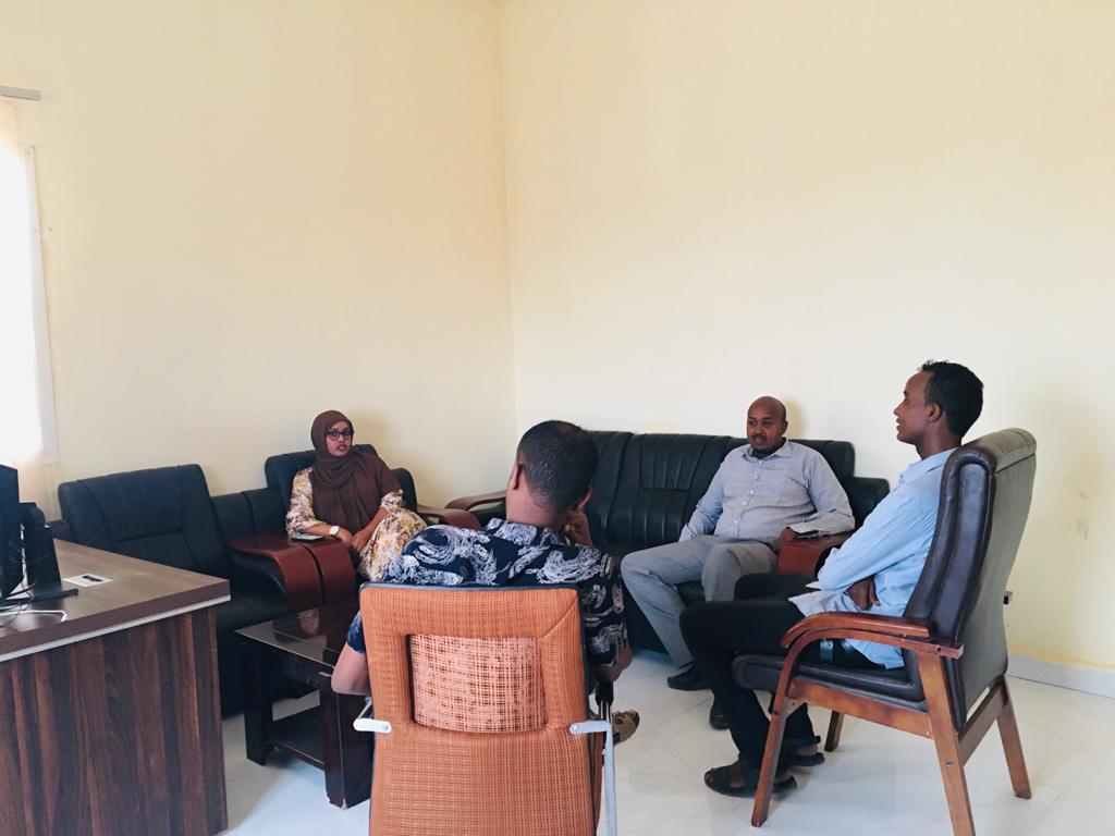 MoLYS_Puntland's tweet photo. MOLYS Vice Minister @hodansaid_ paid courtesy visit at a Tilmaame Youth Resources Centre Garowe as she appreciated @ypeerpuntand and @UNFPA_SOMALIA for delivering essential service to Puntland youth https://t.co/nwfjrKJgks