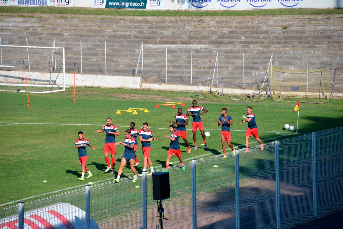 ASBeziersFoot's tweet photo. ⏱️ Coup d'envoi dans 20 minutes... 💪
⚽ #ASBSOR https://t.co/KbyEbJtYWf
