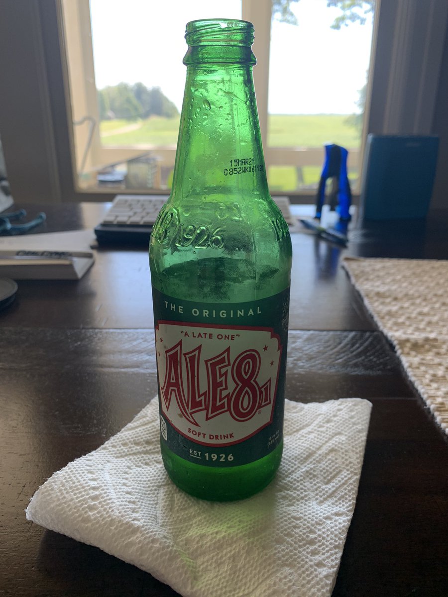 WillCoxKY's tweet photo. Perfect drink to wash down breakfast on Derby morning. Hope Chester’s horse wins the roses. @Ale8One #ALateOne 🏇🏻🏇🏻🏇🏻 https://t.co/ggGd8fivZz