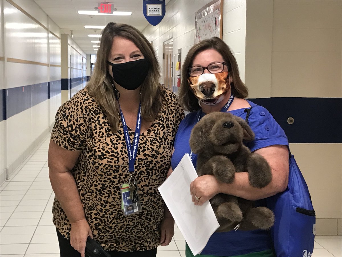 Our counselor is the best! Mrs. Creekmore , I “ruff “ you! ⁦@glynnschools⁩