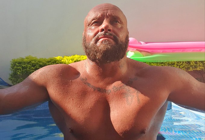 Still searching for fresh talents all around the world ! #wemakeporngreatagain https://t.co/LTD4oq3a<a href="/tag/wemakeporngreatagain"class="tags"><span>#wemakeporngreatagain</span></a>