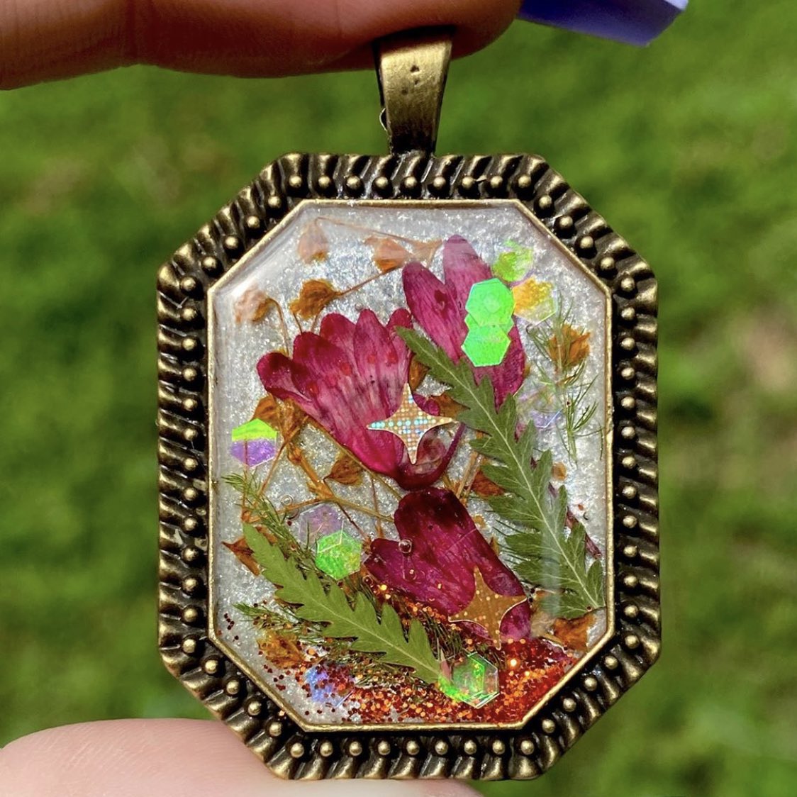 castleofgems's tweet photo. ✧ Castle Of Gems Giveaway ✧

Kenzie sold out yesterday on our website! She’s my co-creator &amp; best friend. To say thanks we wanna reward y’all! 

To enter-
✦ Follow: @visionsbykenzie &amp; @castleofgems 

✦ Retweet this tweet

Extra: 
Tag someone who would love these 

♡ https://t.co/Xs9bQvLELr