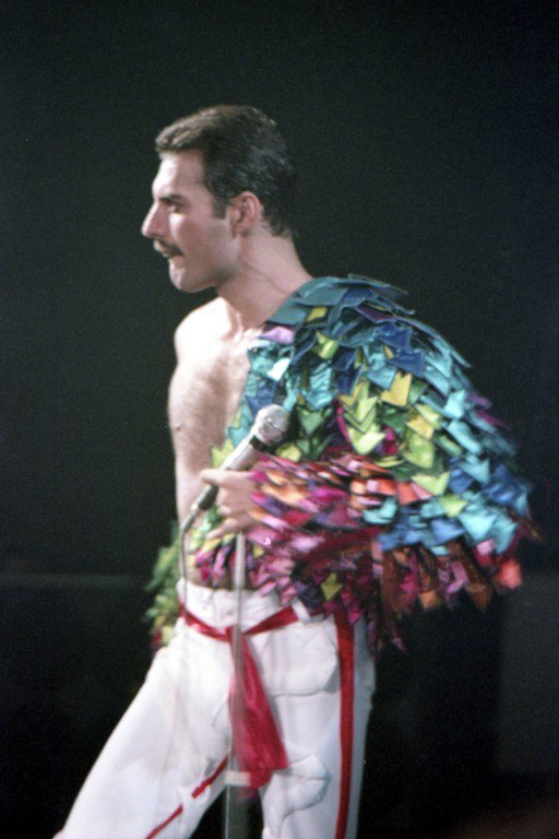happy birthday Freddie Mercury!!