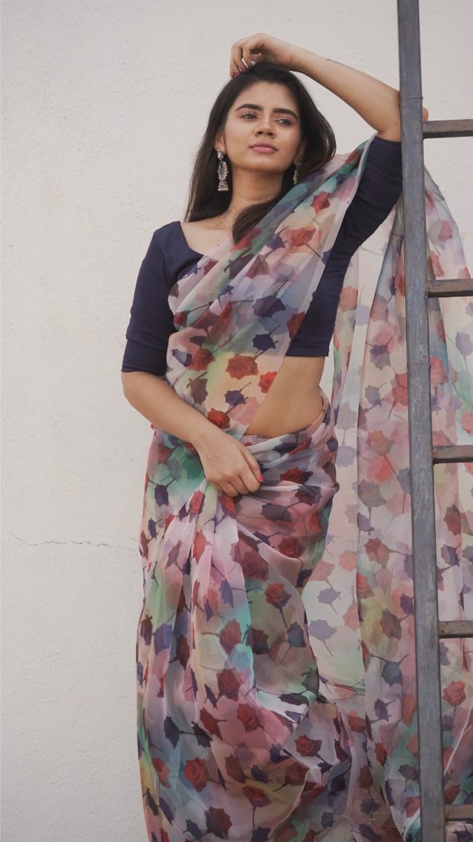 itskabi's tweet photo. Actress #SoundariyaNanjundan Latest Photos 

@soundariya58 @KskSelvaPRO https://t.co/ukBijNVPJV