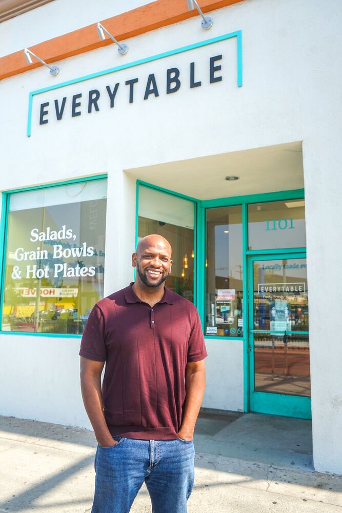 foreverytable's tweet image. Ending the week on a high note --- we're honored to announce that one of LA's most respected food justice fighters, Bryce Fluellen, has joined our team!   

Drop a 👋  below to welcome Bryce to the team! 

#ChangeMaker #ThisFoodFights