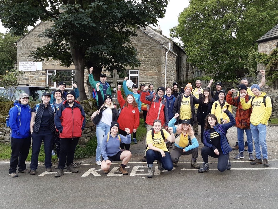 Workers and supporters walked in the footsteps of the Kinder Mass Trespass today to raise money for Sheffield Needs A Pay Rise.

Donate here to support the movement of low wage workers demanding respect and dignity at work: justgiving.com/crowdfunding/s…