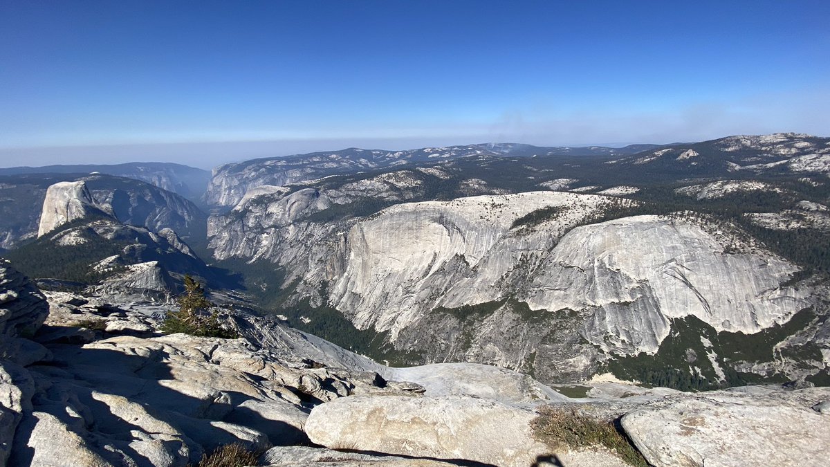 MBachSports's tweet photo. Took a day to enjoy Mother Nature and friends. Unforgettable. #Yosemite #takeahike #cloudsrest https://t.co/faluJZGcSJ