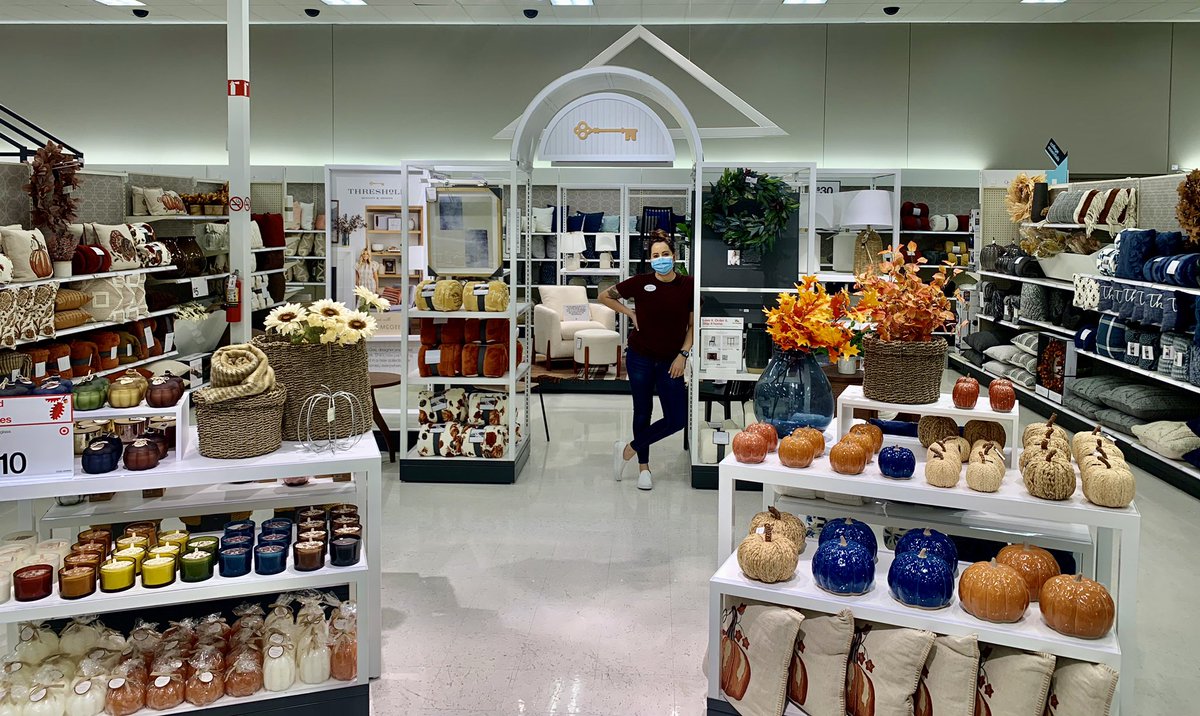 DrzymalaStephen's tweet image. A little #home refresh! #Fall is officially here! #autumn #pumpkins #ClearwaterTarget #T1820 @Visual_Emily @CCasarez1 @aldenkooken @VisualMiami #style