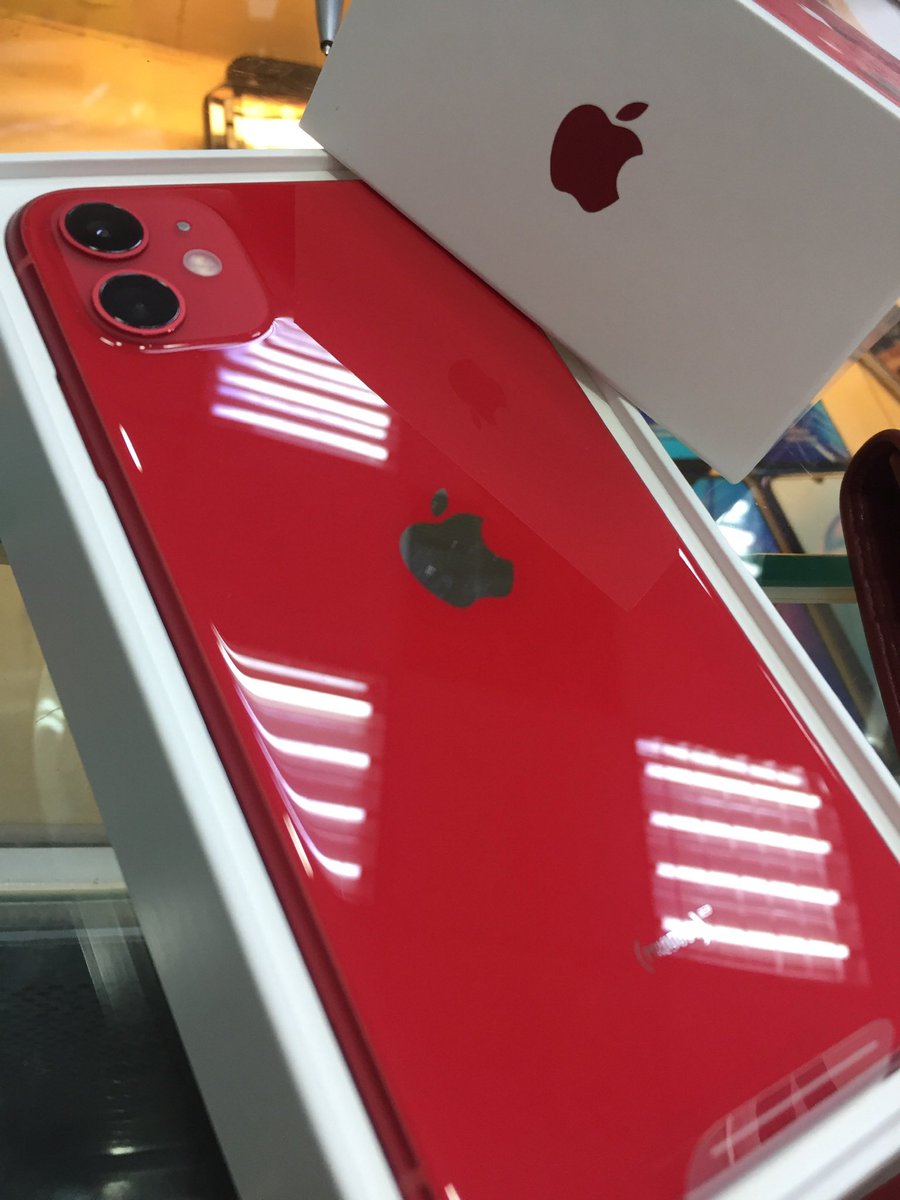 LanAnChi2's tweet photo. I bought a new phone!!
Thanks my boss let me work. ( I am  just 16 years old)
Also my father and aunt,they get me some money as gift because I graduate. https://t.co/UoVjWzzfkj