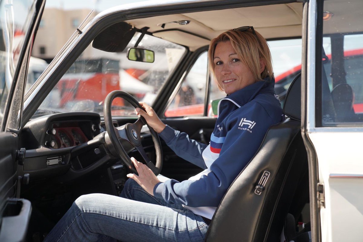 vincentsalimon's tweet photo. Clap de fin 🎬 pour le #TourAuto2020 avec la présence aujourd’hui de @melanieastles qui, jalouse de voir @loickpeyron profiter de la #BMW 2002 Turbo, nous a rejoint sans attendre 😉. Pour notre plus grand plaisir Melanie ! https://t.co/bUmskJXi7i