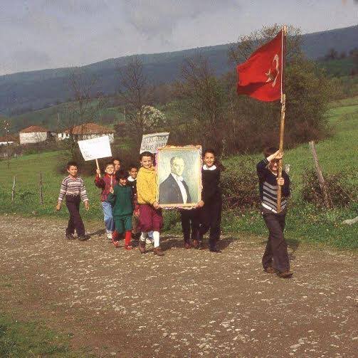 Bu çocuklar Cumhuriyetindir ve Cumhuriyet bu çocuklarındır...

Ve bu çocuklar;

Şeyhlerin, dervişlerin, müritlerin, meczupların insafına bırakılamaz...