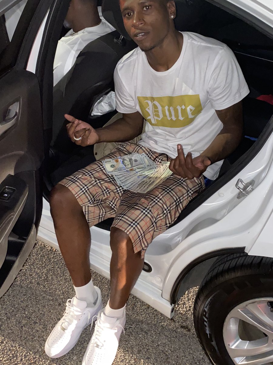 Teamstackk's tweet photo. Fly yung n*gga ain’t neva landed ✈️💨We took off can’t forget to feed the family #SoStackk #EverybodyEats #NewVisualOtw 🆘💪💰 https://t.co/YEmd4ywphq
