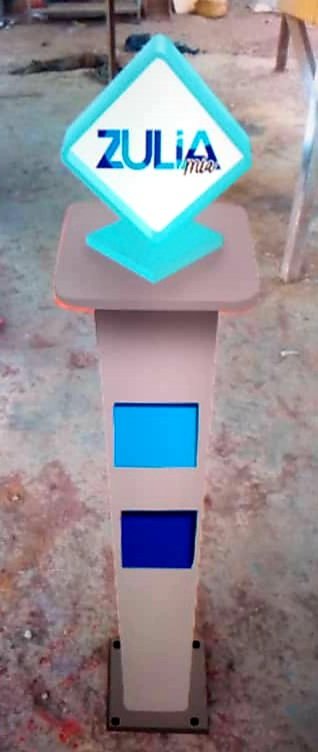 1. Seguimos avanzando con el Proyecto Cinta Costera en el centro de Maracaibo. Estamos colocando las columnas de las barandas de la Costa del Lago; desde el Terminal Lacustre "Hugo Chávez Frías" hasta la parte que colinda con el Mercado "Las Pulgas". 
#PatriaProductiva