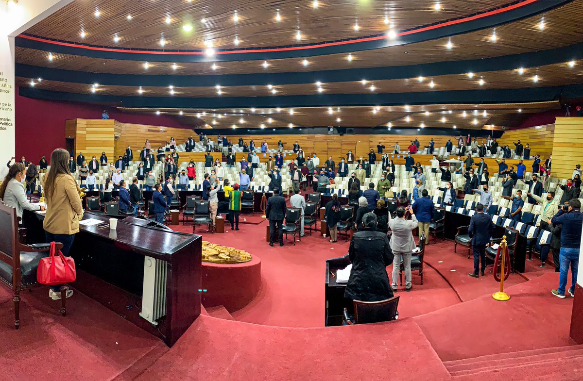 jmvalerapiedras's tweet photo. Intensa actividad el día de ayer en el @CongresoHidalgo, en sesión extraordinaria durante más de 20 horas de trabajo, se designaron a las y los ciudadanos que fueron seleccionados para desempeñarse como Concejales Interinos de los 84 municipios. https://t.co/3fWwlrLzcB