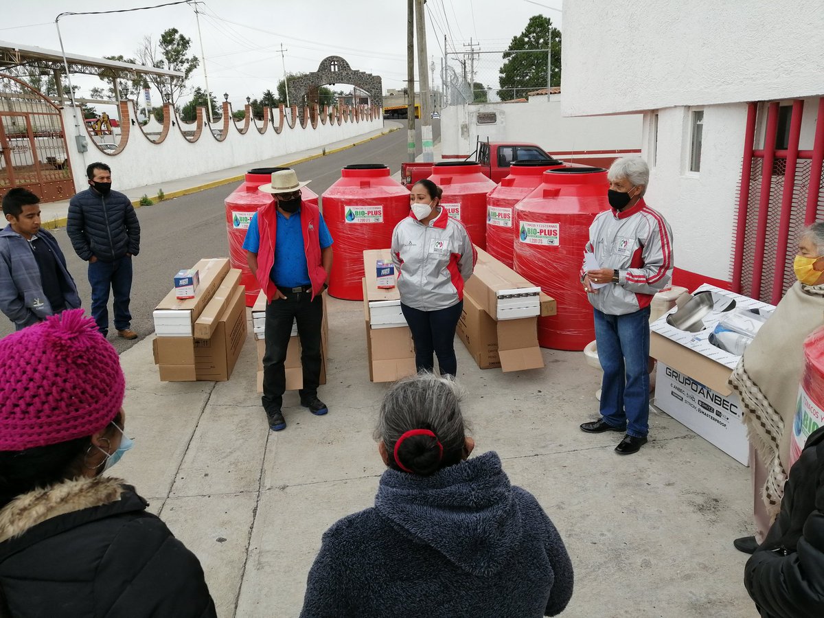 Pri_Jilotepec's tweet photo. #EnElPRISeguimosTrabajando!
Hoy entregamos más paquetes de calentadores solares tinacos bombas de agua y juegos de baño a bajo costo, además la próxima semana tendremos lista la gestión de colchones PRI a bajo costo con lo que seguimos echando te la mano a tu economía. https://t.co/j63sbFK2be