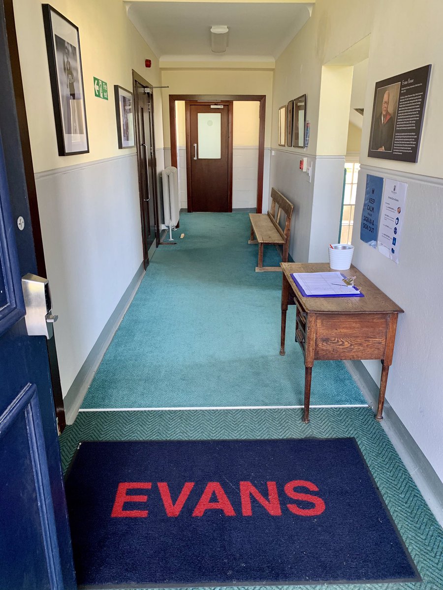 MerchiSixthForm's tweet photo. What a first week it has been! It is fantastic to have our VI Form Day Boys back in Evans. Busy boys across the board...now looking forward to Week 2. #boysofevans #dayboys #boarding #viform
@MerchiNews
@MerchiSport
@MerchiWellbeing https://t.co/CMxNxEPRZk