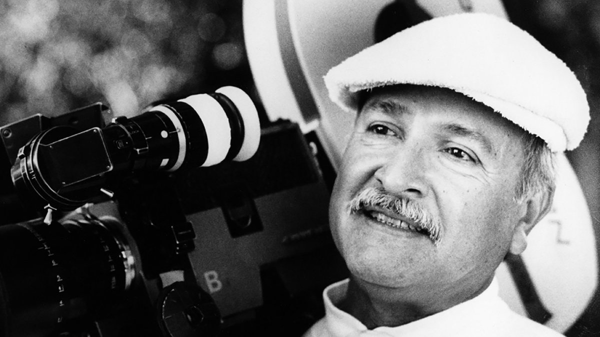 A MUST-WATCH: "The Man Who Shot Chinatown: The Life and Work of John A. Alonzo" (77 minutes) : youtube.com/watch?v=taxXTQ…

with Alonzo, John Toll, William Friedkin, Haskell Wexler, James Wong Howe, Sally Field, Richard Dreyfuss, Michael Crichton, and many others.