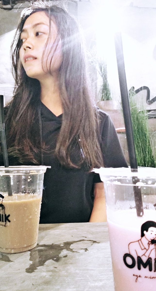 piniepels's tweet photo. Doun said, "Yang, bontot indomie ya sama teh botol. Aku gabisa kalo minum coklat coklat gitu kek kamu." 

Ayangnya doun be like, "it's okay baby. Do whatever you want." 

Saturdate with ayang doun 💕💕

#mdsn #MyDaySelcaDay @day6official https://t.co/vaNbbSlcdM