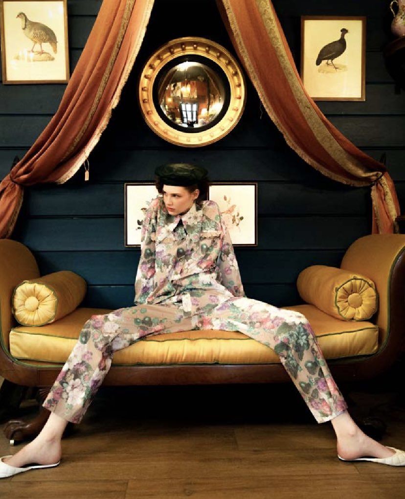 VPR_Editor's tweet photo. So very proud of the #Autumn issue of @vprcomm! @daisy_sells #Fashion #Luxury #lifestyle #Travel #editorial #printmedia #digital https://t.co/qmlV2OjWuI https://t.co/4qqRezlEUH