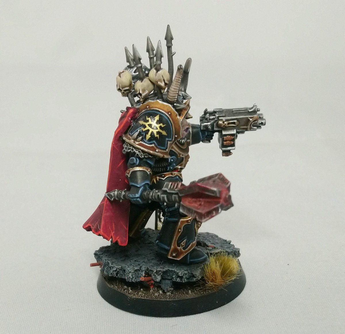 army_painter's tweet photo. Some pics of my blacklegion terminator sergeant. Complete with greenstuff cloak. He has been dusted off and put in my cabinet. One day I will get back to the black legion.

#choas #blacklegion #terminators #warhammerconversions #warhammercommunity #warhammer40k #40k #warhammer https://t.co/EujhJCiQAd