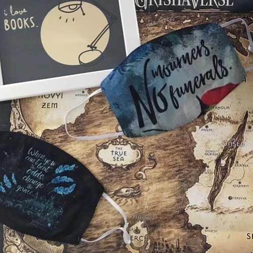When you can’t beat the odds, change the game.
♠️
No mourners, no funerals.
🌹
- Six of Crows, Leigh Bardugo
♠️
My game changing Grishaverse face masks has now landed! 🌹
♠️
Get your crow on at ift.tt/3lNfLJI 🌹
♠️
Photo credit @one_true_trave… instagr.am/p/CEwsqsWj4E9/