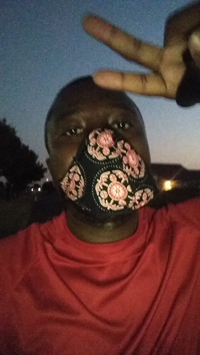 MmakgoadiR's tweet photo. What an evening run. #runbike91 @ninetyone_sa done and dusted https://t.co/UPrSXG82hK