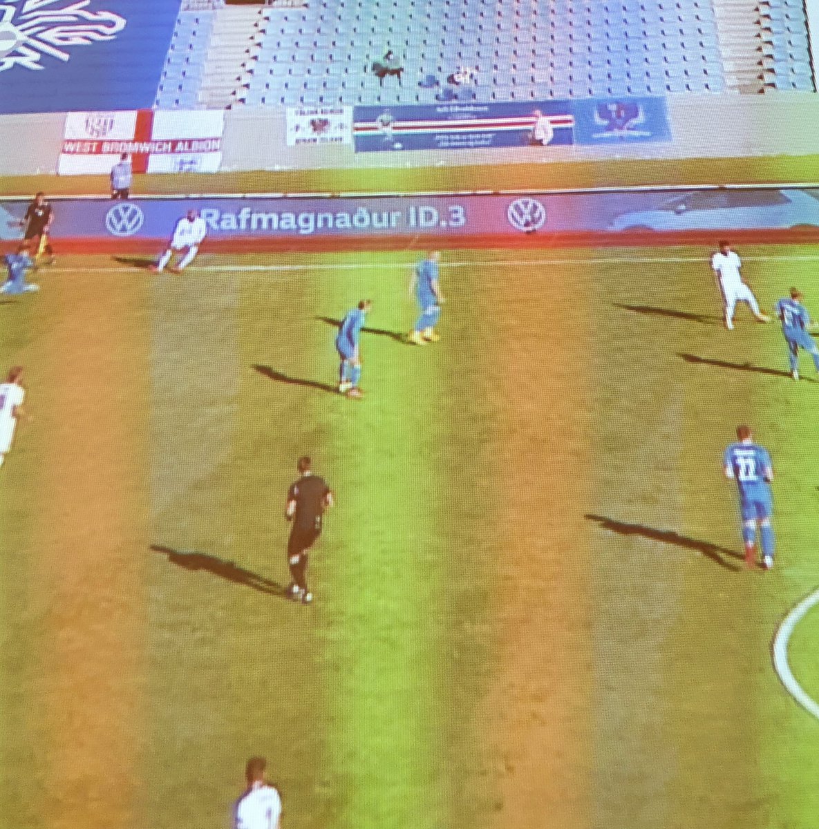 Hver er í sætinu mínu? 😊🇮🇸⚽️
#fotboltinet #isleng #tólfankemur