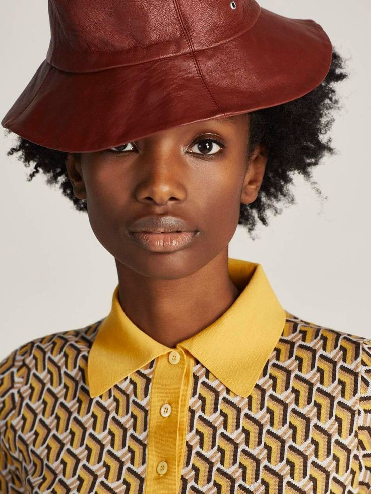 Imari Karanja. A major runway model with a doll-like face. She has walked and appeared in campaigns for hf brands such as Tom Ford, Valentino, Dior and many more! She's also appeared in British Vogue.