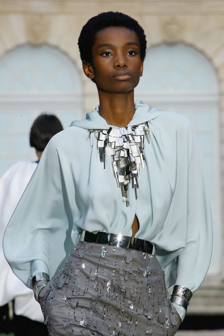 Imari Karanja. A major runway model with a doll-like face. She has walked and appeared in campaigns for hf brands such as Tom Ford, Valentino, Dior and many more! She's also appeared in British Vogue.