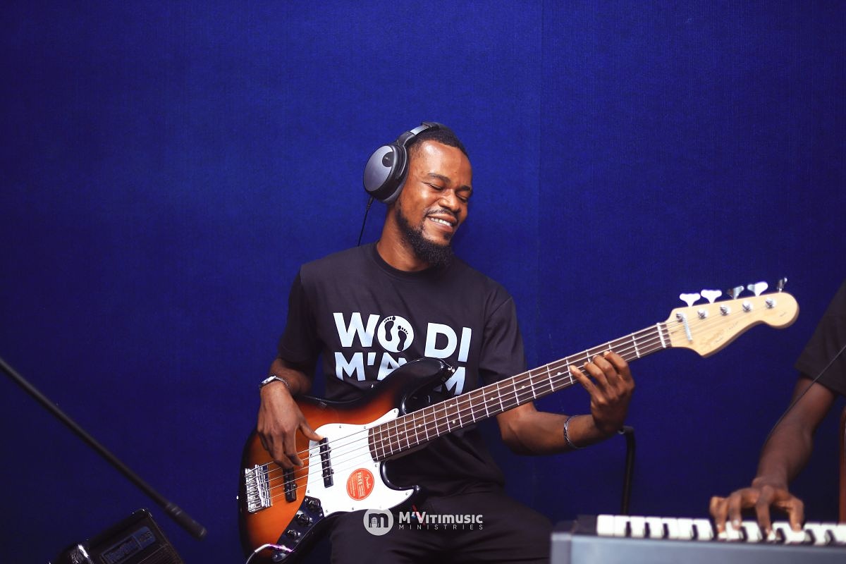 mvitimusic's tweet photo. The face you make when #WoDiManim gives your heart a kind of amazing feeling you can't explain
PC📸 @milesahead_creativesgh
#WoDiManim
#MViTiMusic
#OutNow https://t.co/FU2pw9ucCo
