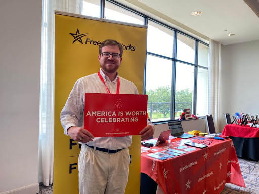 ProsperityUPN's tweet photo. Great day for #RealGrassroots with the @TexasYR crew! 💪 #txpol #RealGrassroots #ampFW #TYRRockwell #PausePolitics #CelebrateAmericans 🇺🇸 https://t.co/4qDYSbwQf2