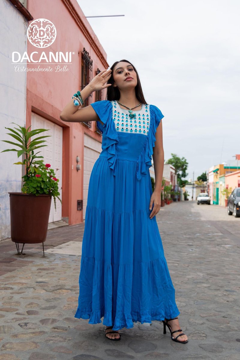 dacanni's tweet photo. Nuestro corazón palpita muy fuerte al ver este increíble vestido de #Amuzgos en color azul 💙
Tenerlo entre tus prendas favoritas alegrará tus días 🙌
#artesanalmentebello #oaxaca #madeinmexico #bordadoartesanal #dacanni #etnomoda #compralocal #compramexico https://t.co/ER26atVmkW