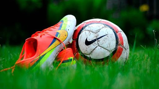 Totalfield1's tweet photo. Empiezan los entrenamientos, molestias, sensaciones buenas y no tan buenas, fallos, virtudes, cosas a corregir, enfados, alegrías, nervios,pesadez,adrenalina, fatiga es decir.... . ⚽FUTBOL⚽

Orgulloso de todos nuestros chicos que nos van a representar en la 20/21 https://t.co/9Lu3aKUX1j