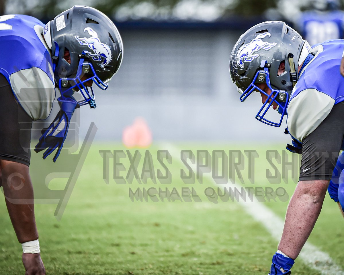 texassportshots's tweet photo. A little pre-game action. First up, @NataliaSports 🏈😤 @NataliaISD

Still working on galleries, just dropping some photos to get warmed up.

#txhsfb @RevengOfThe4th @arshots @TXHS_Football @TheOldCoach https://t.co/g9OaB4uUaA