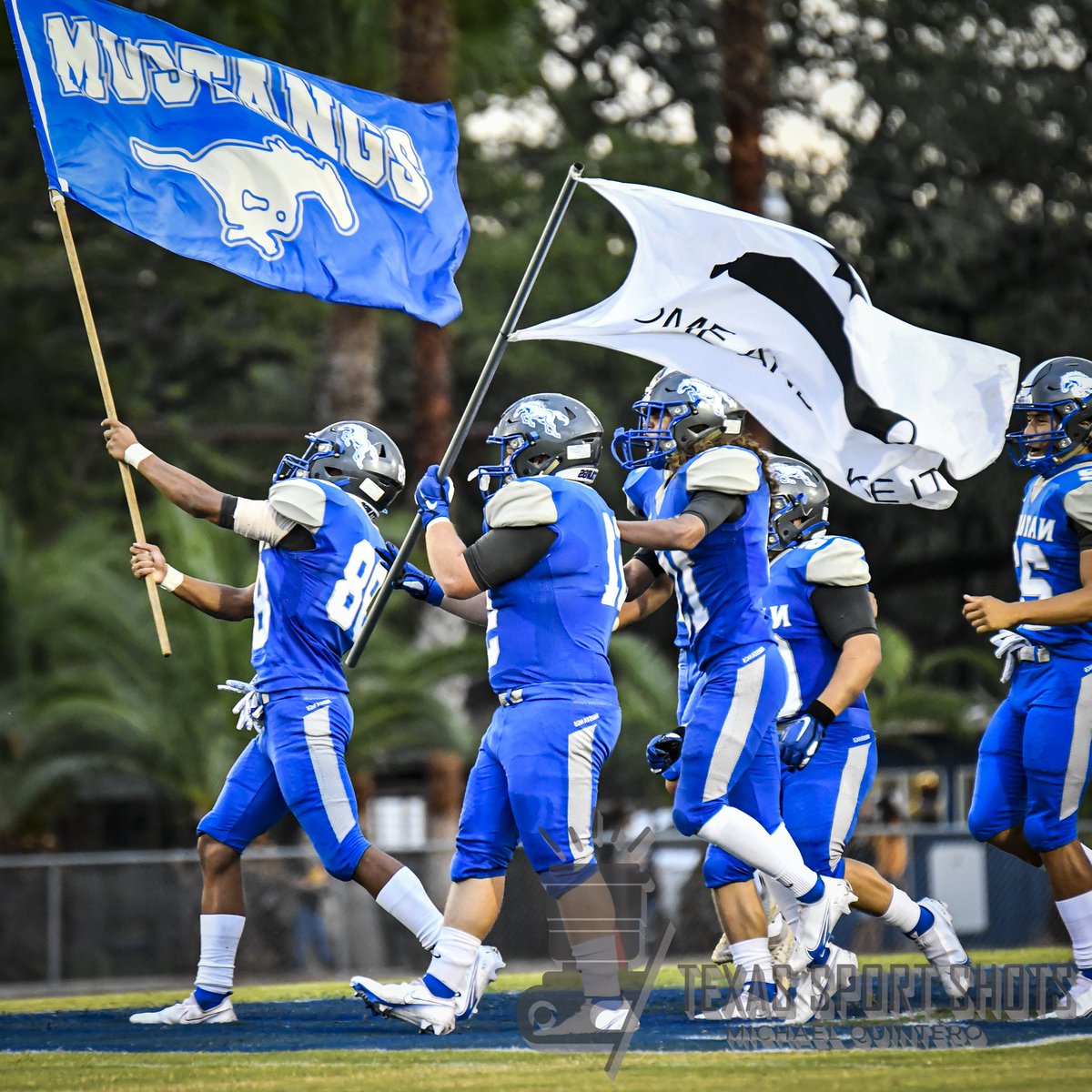 texassportshots's tweet photo. A little pre-game action. First up, @NataliaSports 🏈😤 @NataliaISD

Still working on galleries, just dropping some photos to get warmed up.

#txhsfb @RevengOfThe4th @arshots @TXHS_Football @TheOldCoach https://t.co/g9OaB4uUaA