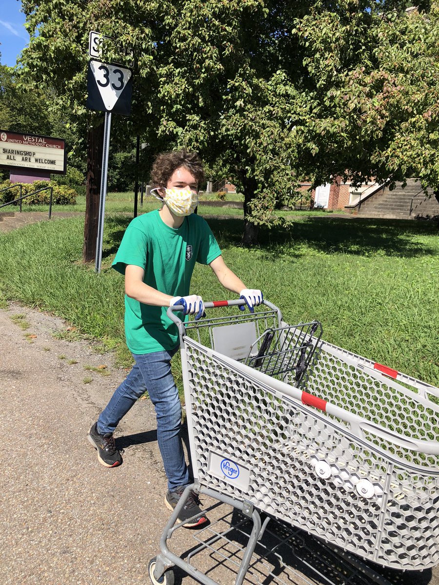 lnstemkeyclub's tweet photo. .@lnstemkeyclub members were up early this morning to participate in the @knoxbeautiful South Knoxville Community Cleanup. We helped at Mary Vestal Park, one of many cleanup sites around South Knoxville. Hoping our @LNSTEMAC community joins us next time! https://t.co/LulK62uDJF