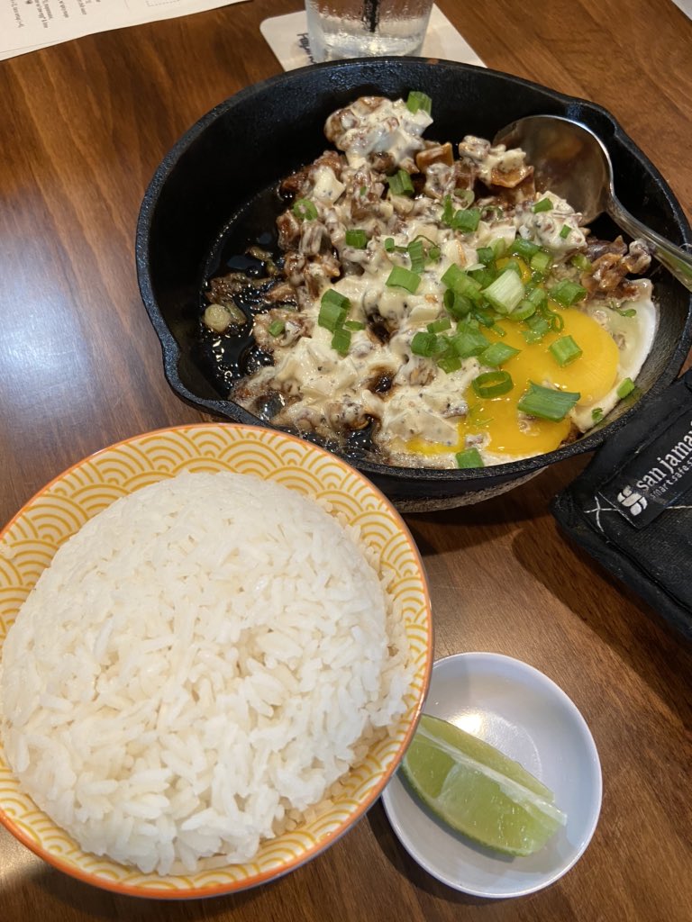sirkim05's tweet photo. Bon apetite! 😋 #bemorepacific #filipinocuisine https://t.co/zPRQvkUkO5