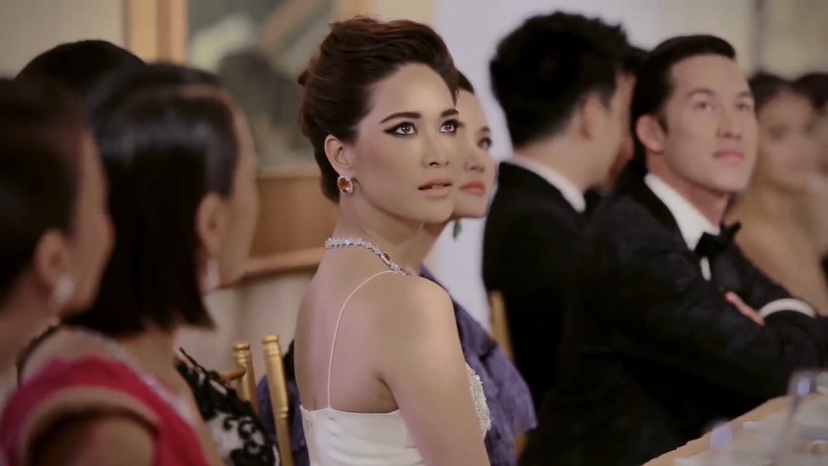 ขึ้นวินมอไซค์กลับบ้านตอนห้าทุ่ม
พี่วิน : นานแค่ไหนแล้วครับที่คุณไม่ได้เห็นดาวบนฟ้า
กู :