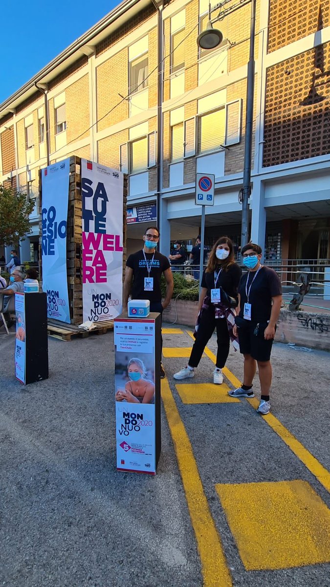 tboxchain's tweet photo. All’evento della CGIL TBoxChain c’è, con le sue Scatole della Fiducia e il suo team, a sostegno di un mondo nuovo! 🌍

🔹 La sicurezza è la nostra mission! Noi rileviamo la tua presenza, Immuni App ci tutela! Scarica le nostre app.
Sii fautore anche tu di un nuovo mondo! ✨ https://t.co/QYh3fNiywE