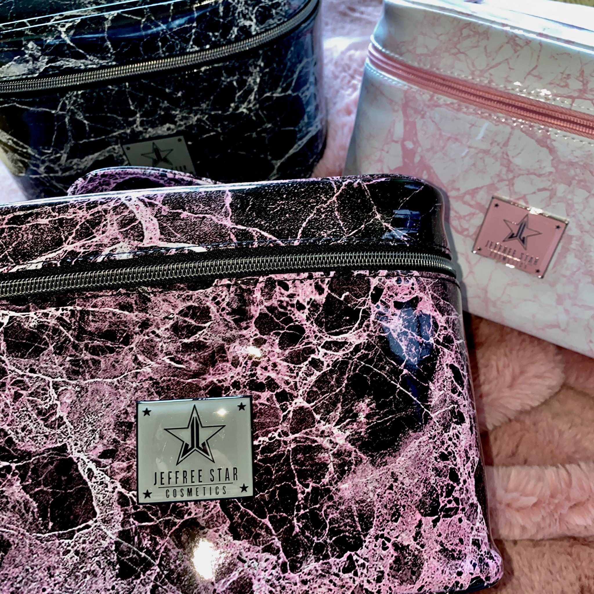 Jeffree Star on X NEW JeffreeStarCosmetics mirror accessories and merch IS NOW LIVE https t U8eFsv9ptG https t Aa9PIPBZ6O X