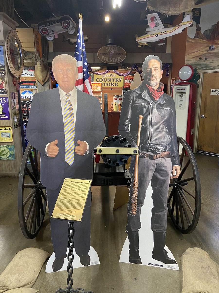 realJohn_Stiles's tweet photo. @lewis_store @realDonaldTrump Having some lunch at Lewis Country Store.  #NashvilleTennessee #FreedomLovingAmericans #Trump2020 https://t.co/rT9vPuNxul