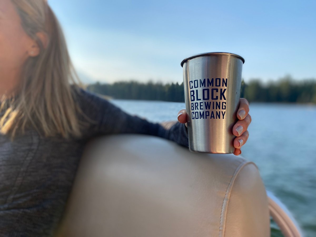 CommonBlockBrew's tweet photo. Summer's not over yet...☀ #cheers #commonblock #oregonbeer https://t.co/qi66FJZGb0