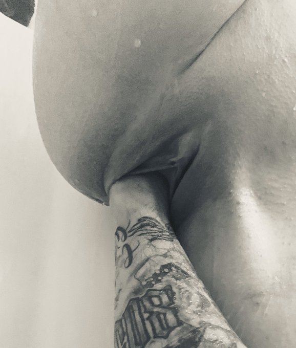 More #fisting by CoupleCali. Welcome to the new followers ❤️ RT if you want more fisting fun 😘 https://t<a href="/tag/fisting"class="tags">#fisting</a>