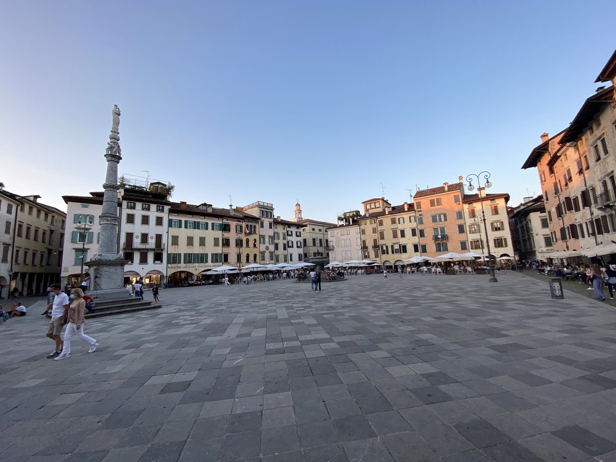 centochilometri's tweet photo. Udine la amo tanto. #LPinFVG #siviaggiare https://t.co/kToHokCqKB