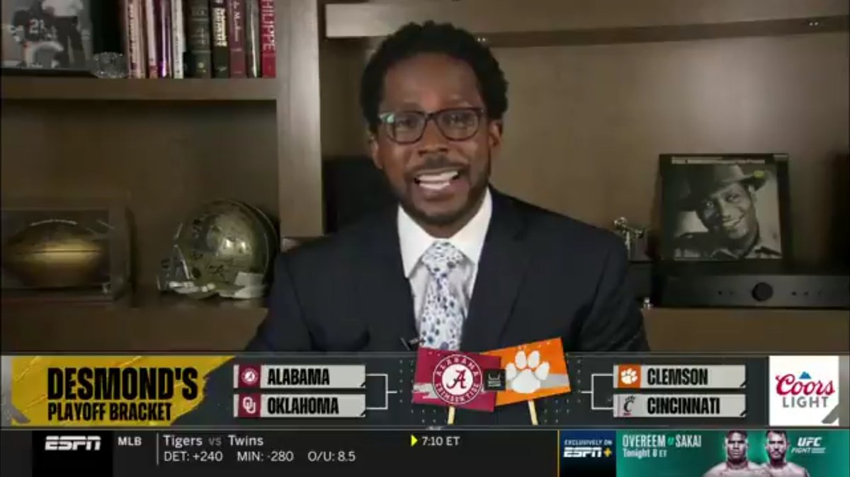 CincyProblems's tweet photo. Desmond Howard picked the #BEARCATS as his sleeper team to make the CFB Playoffs. 👀🏈 #DontSleepOnCincinnati https://t.co/t6GaQNlE42